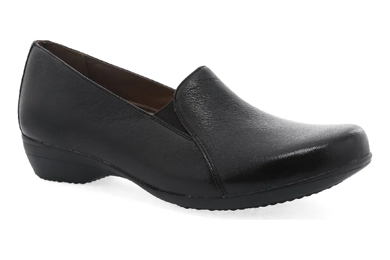 slip-on clogs for easy wear all day-Trendy dress shoes with stacked heels for added heightFarah