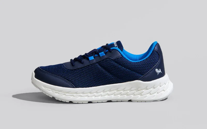 Athletic shoes with firm soles-Relaxed Sporties : Blue