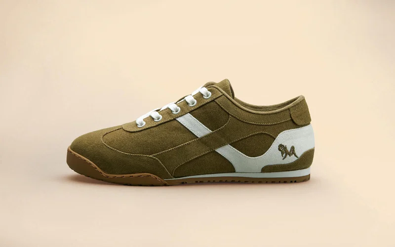 Athletic shoes for light hikes-Urban Casuals : Hip Moss