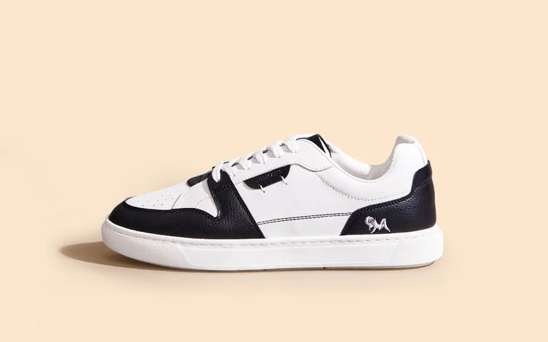 Athletic shoes for mixed trails-Retro Slick Sneakers : Black and White