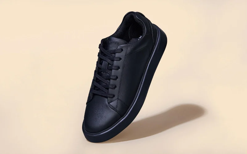 Athletic shoes for daily hikes-Classic Solids : Black