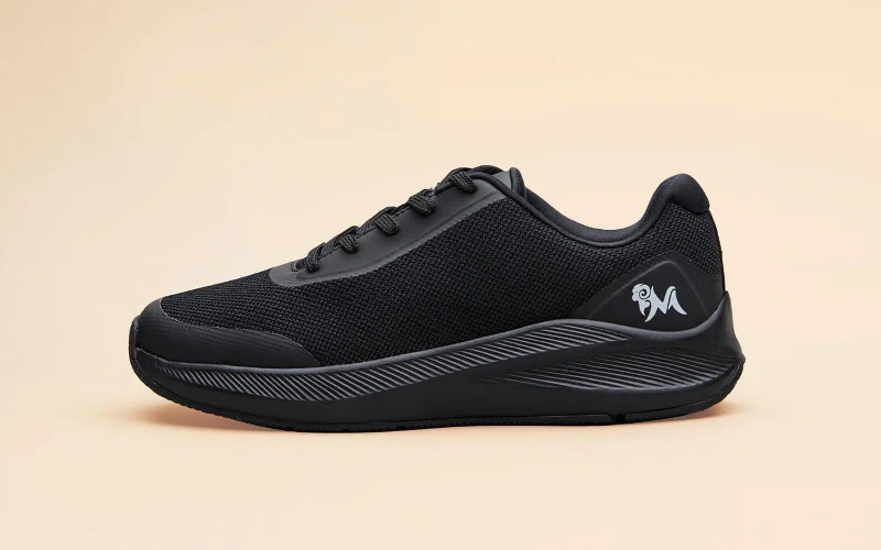 Athletic shoes for steep runs-Casual Trainers : Classic Black