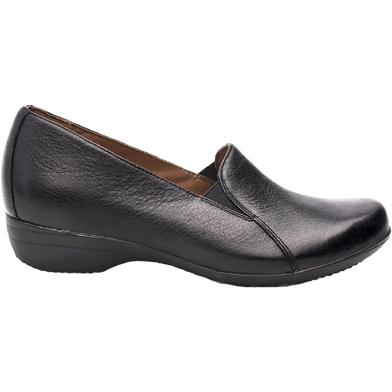 casual shoes for women with soft, flexible sole for comfort-Women's Dansko Farah Black Milled Nappa Leather