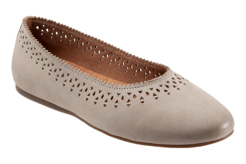 mules with cushioned sole for all-day comfort-Comfortable dress shoes with platform soles for extra heightSelma